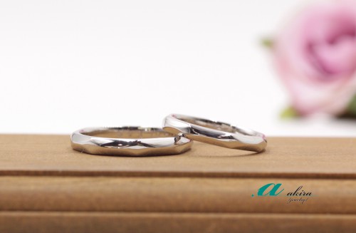 鍛造製法による結婚指輪の御納品です花見川区から御来店