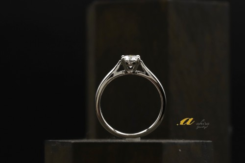 千葉市中央区から0.5カラット婚約指輪のオーダーのご注文です