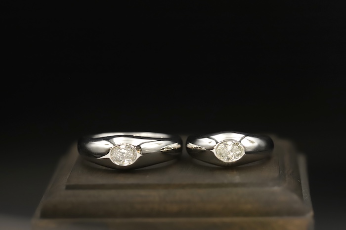 オーバルカットダイヤモンドプラチナリング
結婚20周年記念