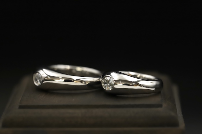 結婚20周年記念にオーバルカットダイヤモンドのペアリングのご注文