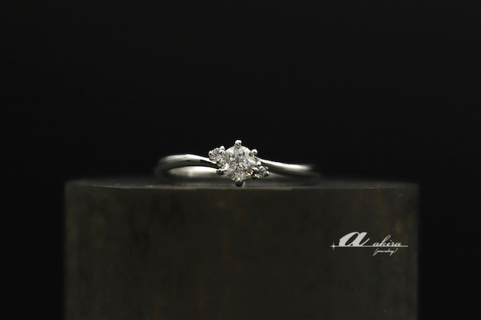 プロポーズ用に購入したダイヤモンドを持ち込み婚約指輪のオーダー